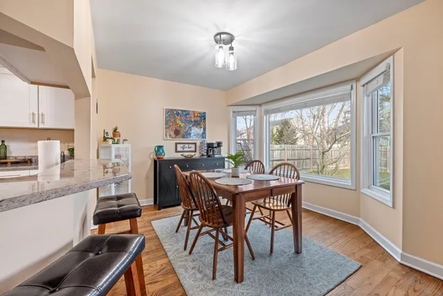 $345,000 | 1551 Glacier Parkway, Algonquin, IL 60102