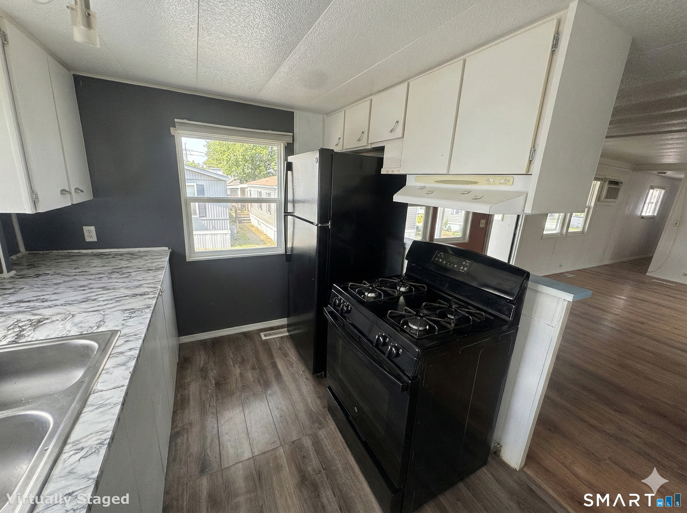 2 Montauk Road East Hartford, CT 06118 - Photo 3 of 9