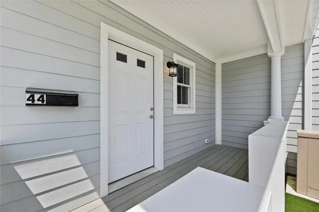 a view of front door and porch