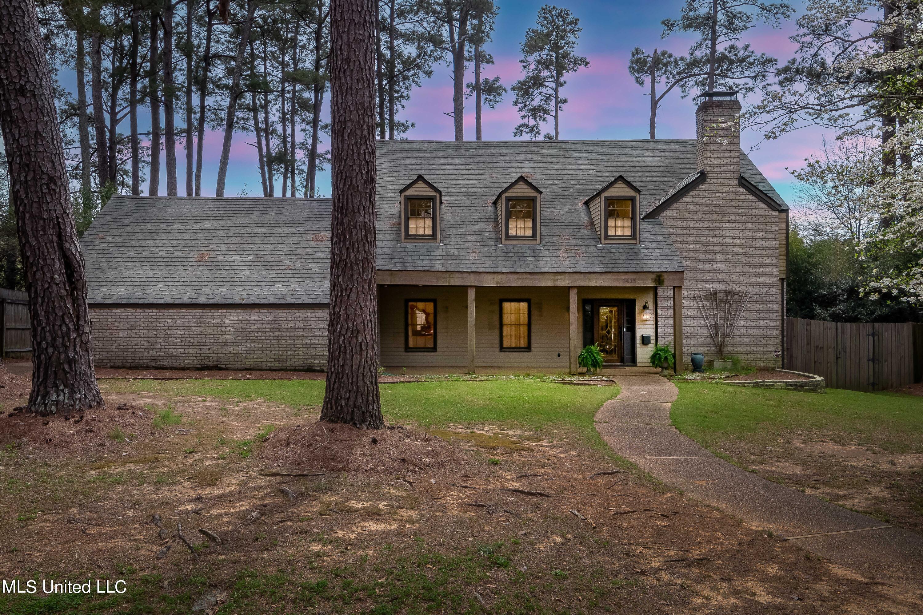 1415 Roxbury Place Jackson, MS 39211 - Photo 1 of 32 1415 Roxbury Pl