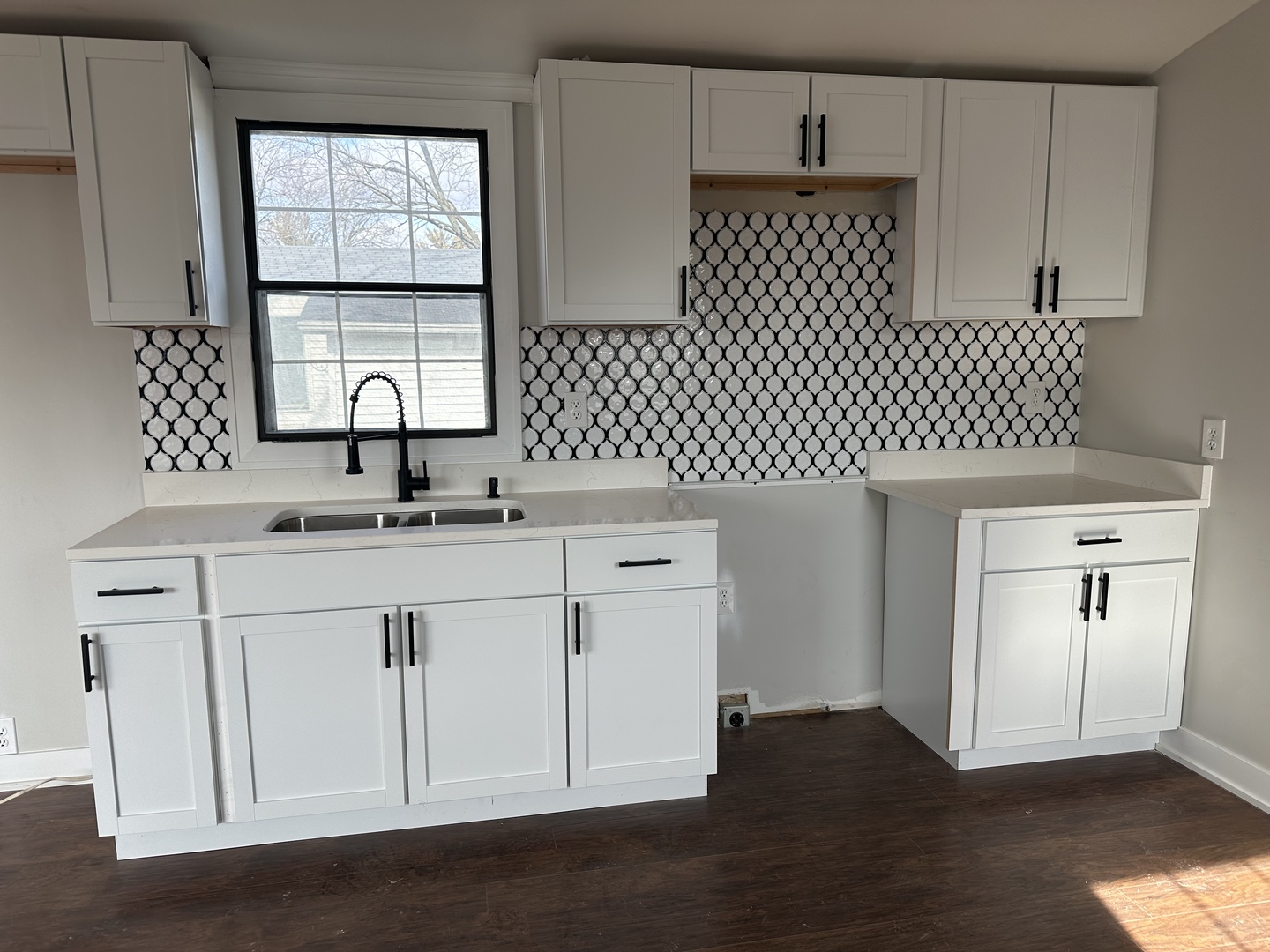 11 Hearthside Drive Matteson, IL 60443 - Photo 2 of 10 a kitchen with a sink and cabinets