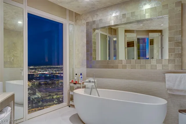 $17,000 | 3750 South Las Vegas Boulevard, Unit 3308, Las Vegas, NV 89158