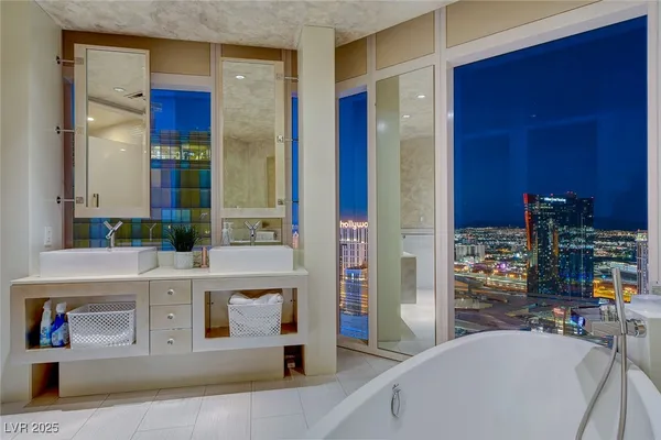 $17,000 | 3750 South Las Vegas Boulevard, Unit 3308, Las Vegas, NV 89158