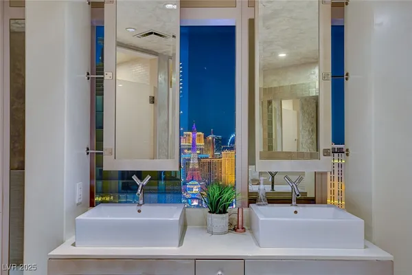 $17,000 | 3750 South Las Vegas Boulevard, Unit 3308, Las Vegas, NV 89158