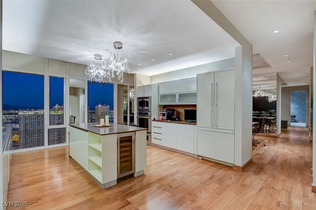 $17,000 | 3750 South Las Vegas Boulevard, Unit 3308, Las Vegas, NV 89158