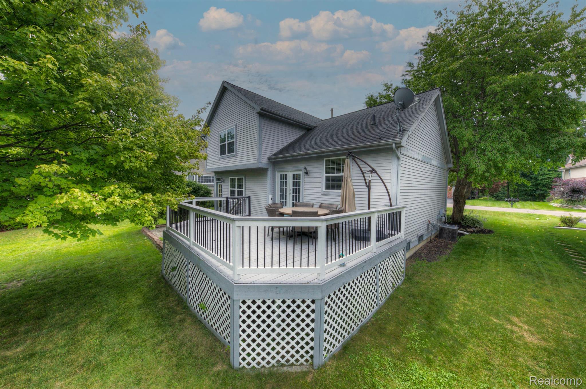2523 Ravine Side North Howell, MI 48843 - Photo 38 of 53 Gallery Image 38
