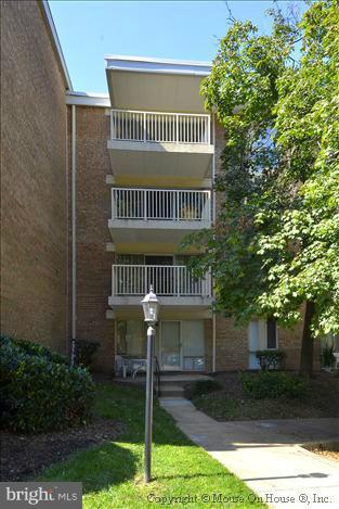 2634 Fort Farnsworth Road, Unit 2D Alexandria, VA 22303 - Photo 11 of 21 Exterior (Front)