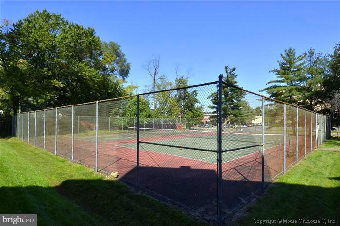 2634 Fort Farnsworth Road, Unit 2D Alexandria, VA 22303 - Photo 18 of 21 Tennis Courts