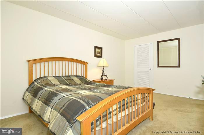 2634 Fort Farnsworth Road, Unit 2D Alexandria, VA 22303 - Photo 7 of 21 Bedroom (Master)