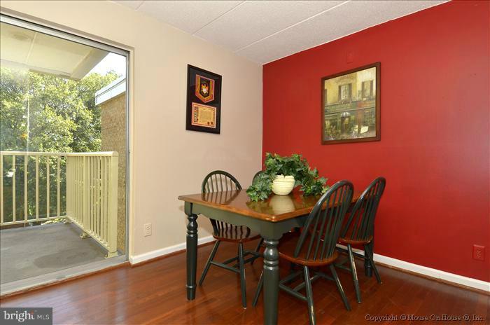 2634 Fort Farnsworth Road, Unit 2D Alexandria, VA 22303 - Photo 10 of 21 Dining Room