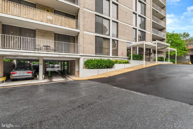 $325,000 | 2100 Washington Avenue, Unit 3C, Silver Spring, MD 20910