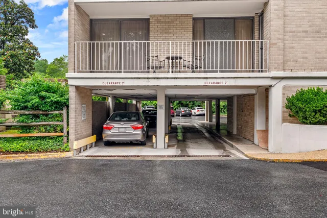 $325,000 | 2100 Washington Avenue, Unit 3C, Silver Spring, MD 20910