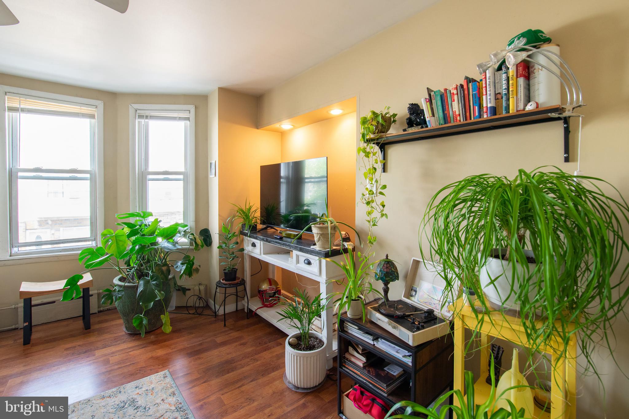 2205 South 20th Street, Unit 2 Philadelphia, PA 19145 - Photo 4 of 19