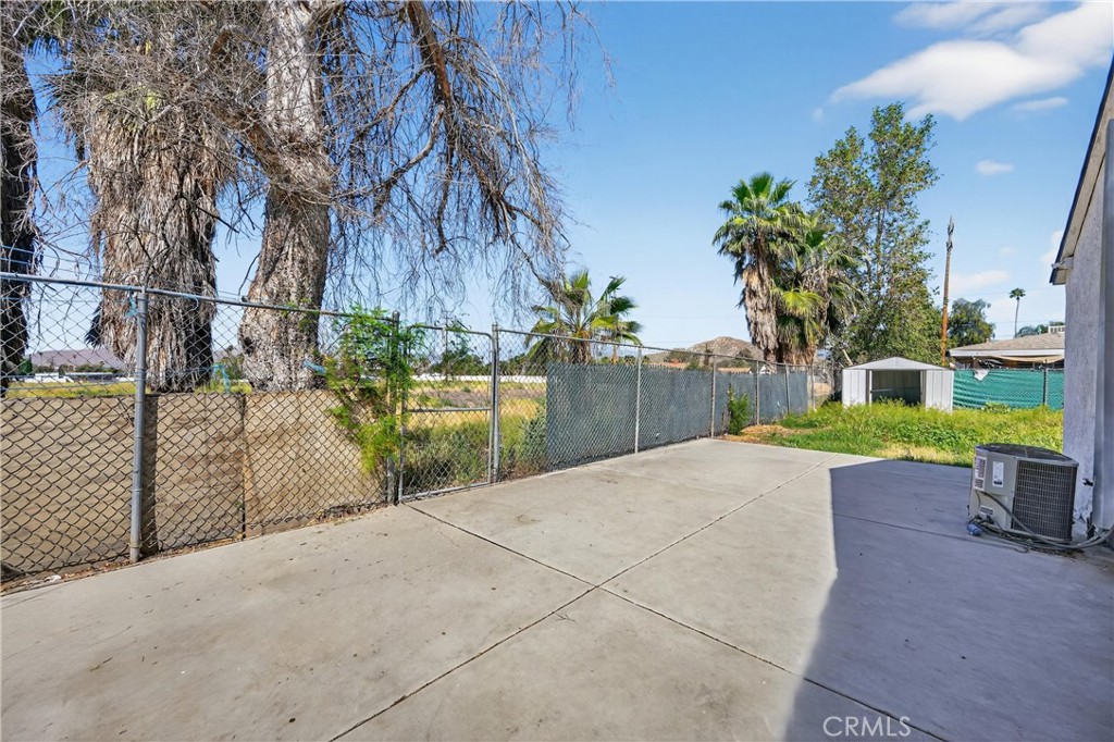 475 Transit Avenue Riverside, CA 92507 - Photo 31 of 34
