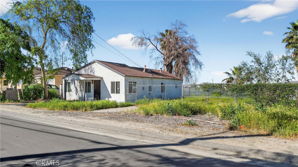 475 Transit Avenue Riverside, CA 92507 - Photo 5 of 34