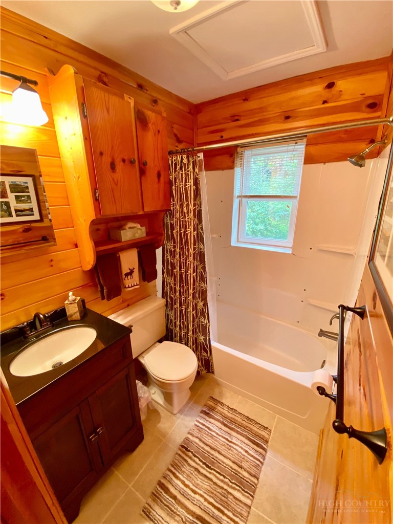 547 Round Knob Ridge Road West Jefferson, NC 28694 - Photo 22 of 30 Gallery Image 22