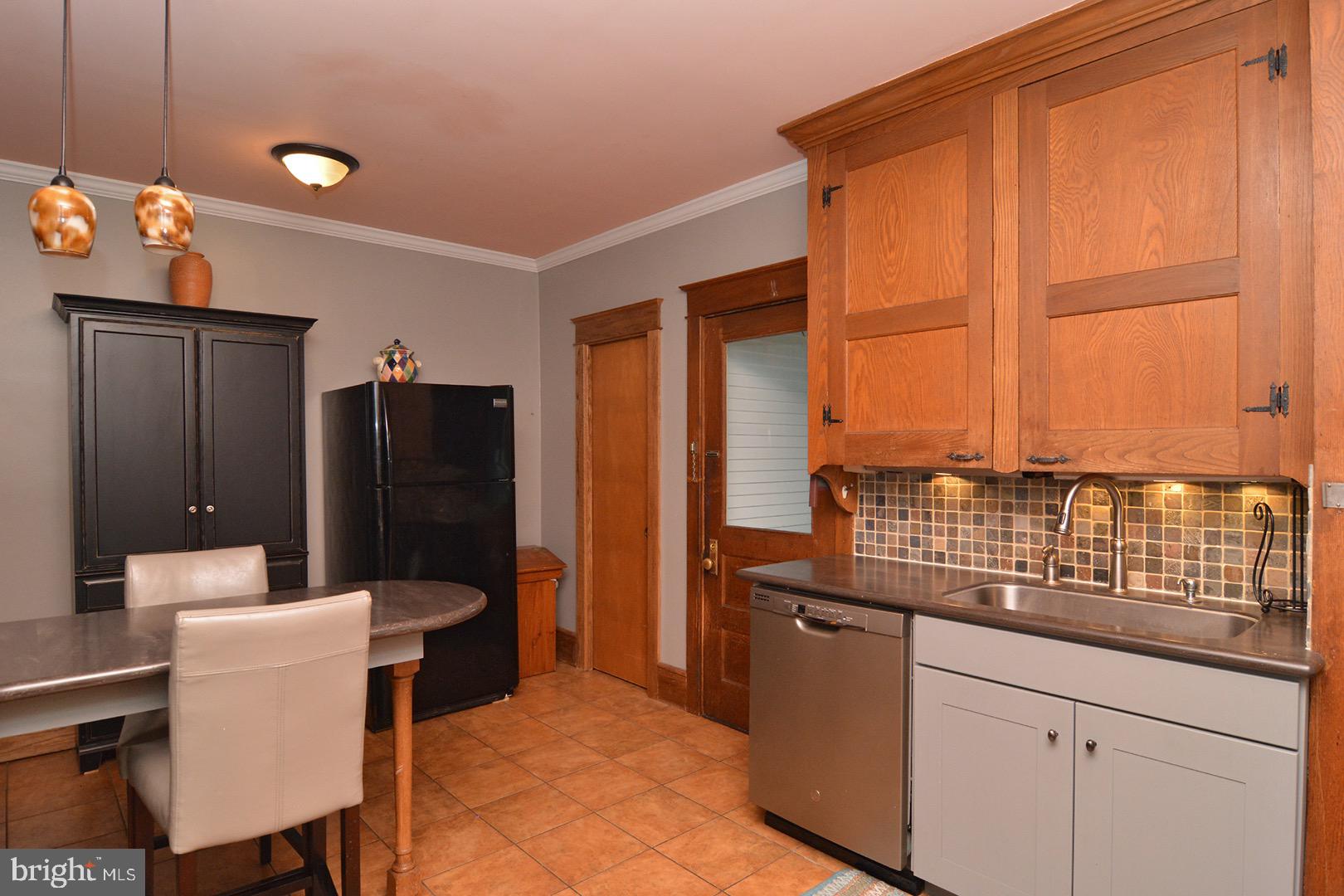 514 Elsie Street Reading, PA 19607 - Photo 12 of 30 Gallery Image 12