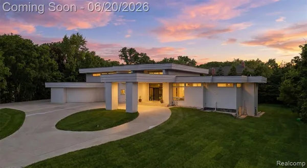 $2,790,000 | 24696 Franklin Park Drive, Franklin, MI 48025