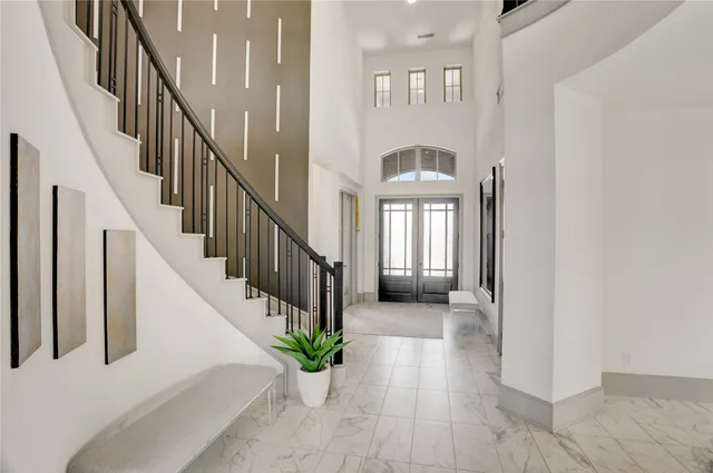 a view of walk in closet