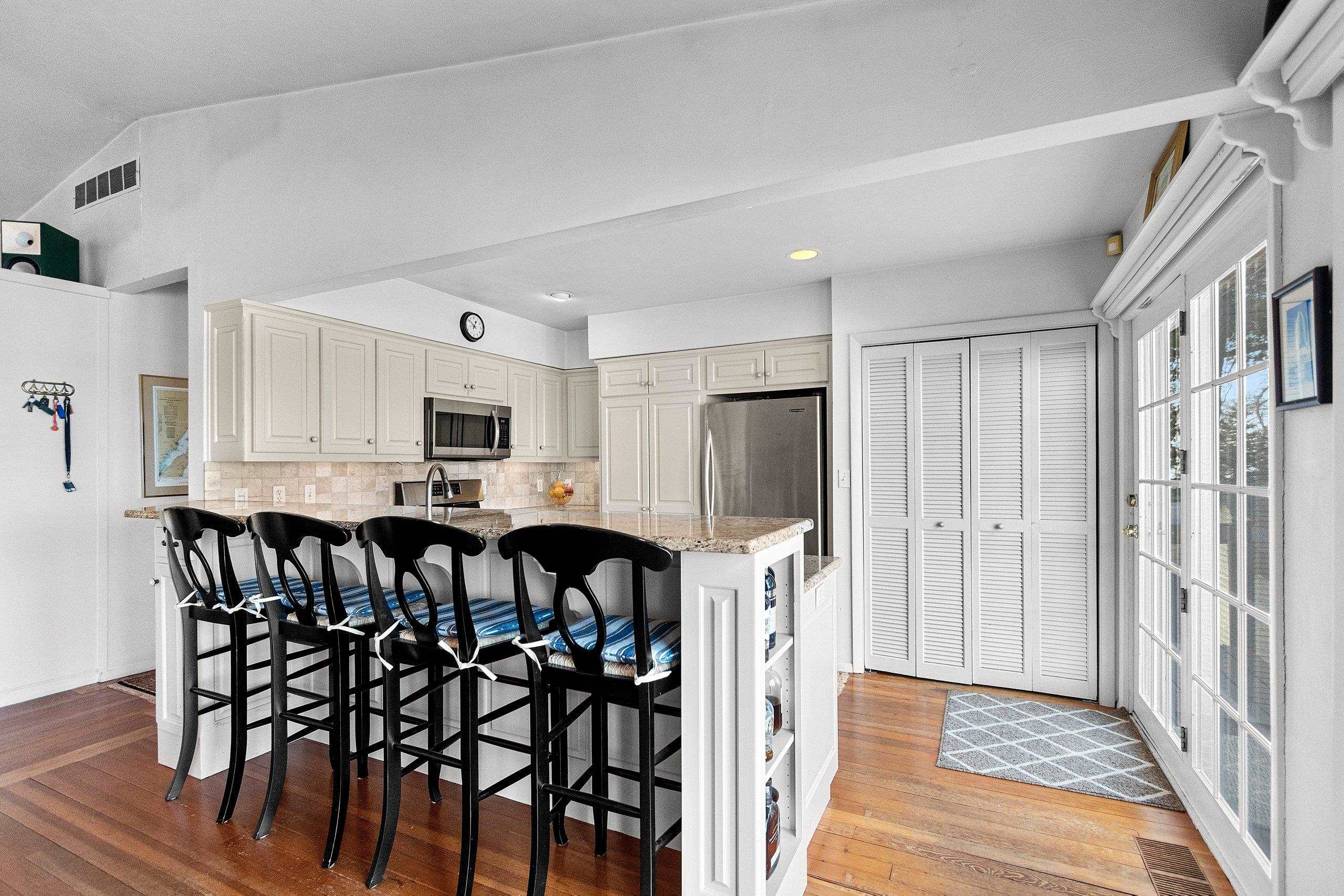 5141 Edgewater Beach Road Green Bay, WI 54311 - Photo 14 of 30