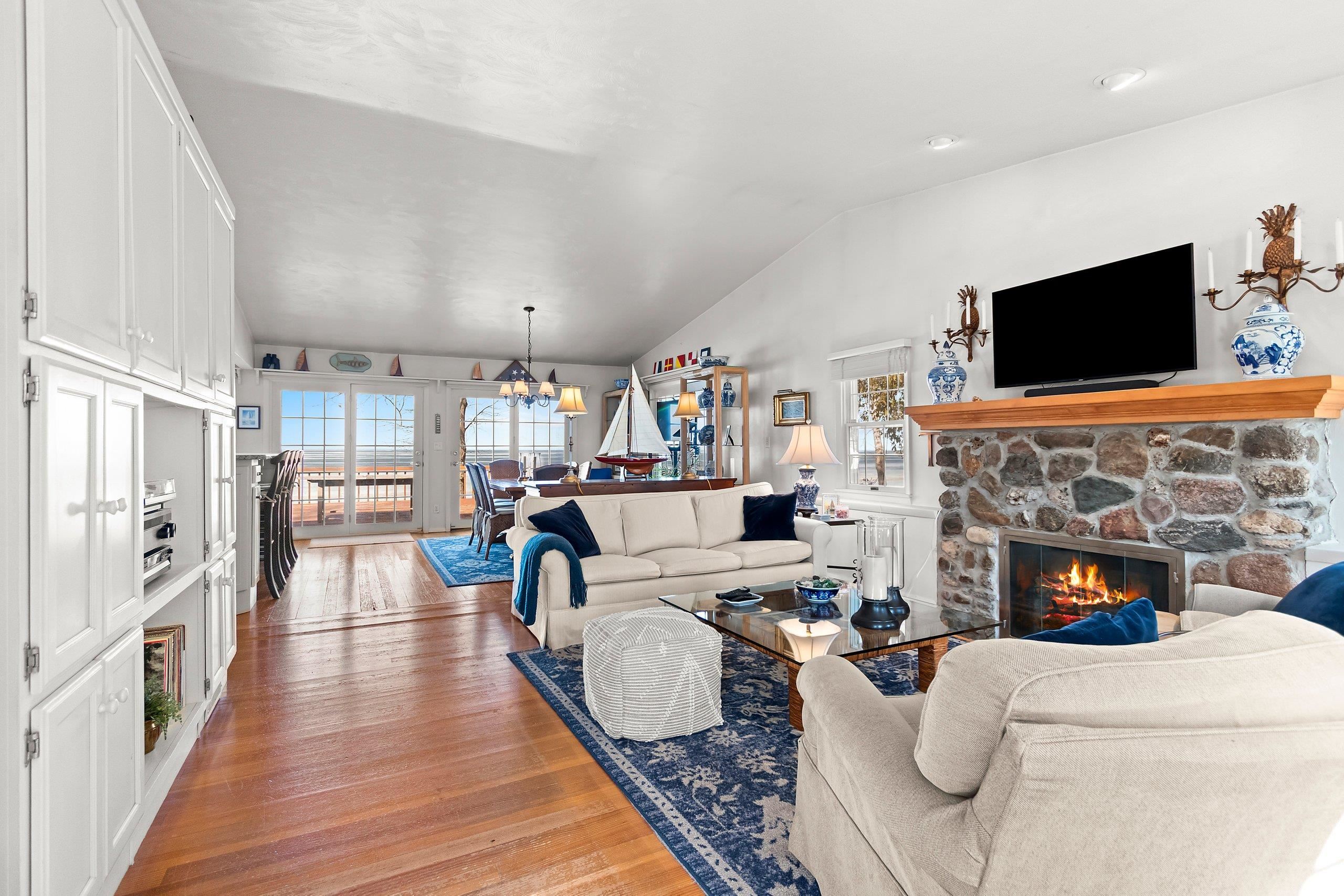 5141 Edgewater Beach Road Green Bay, WI 54311 - Photo 10 of 30