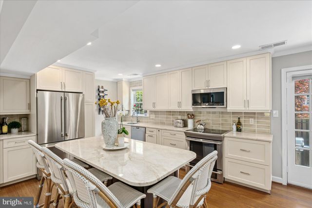 $1,156,000 | 6663 Fairfax Road, Unit 93, Chevy Chase, MD 20815