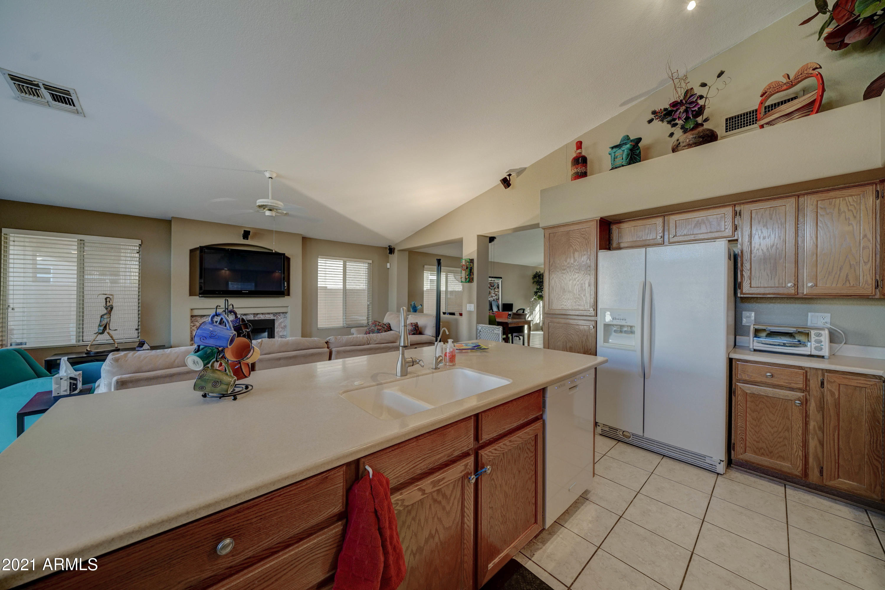 282 West El Freda Road Tempe, AZ 85284 - Photo 12 of 33 282 W El Freda-12