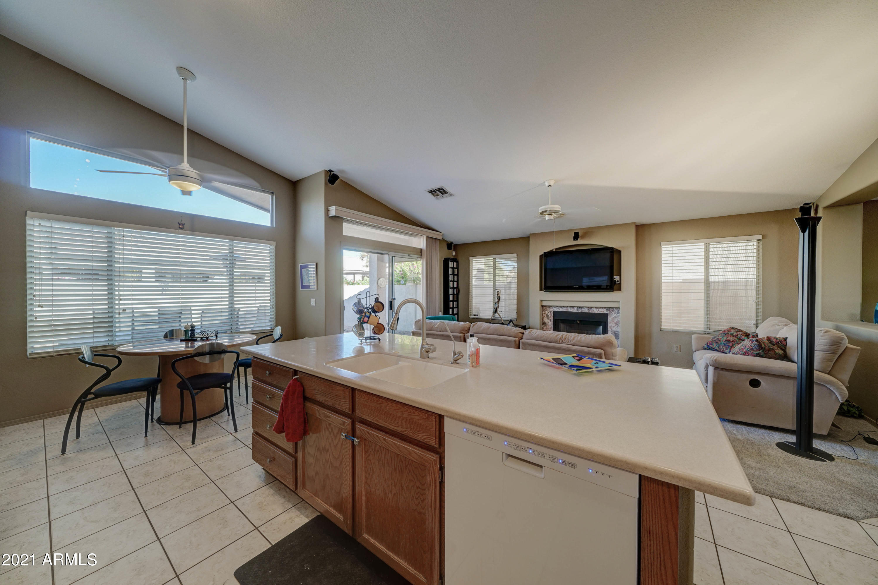 282 West El Freda Road Tempe, AZ 85284 - Photo 10 of 33 282 W El Freda-10