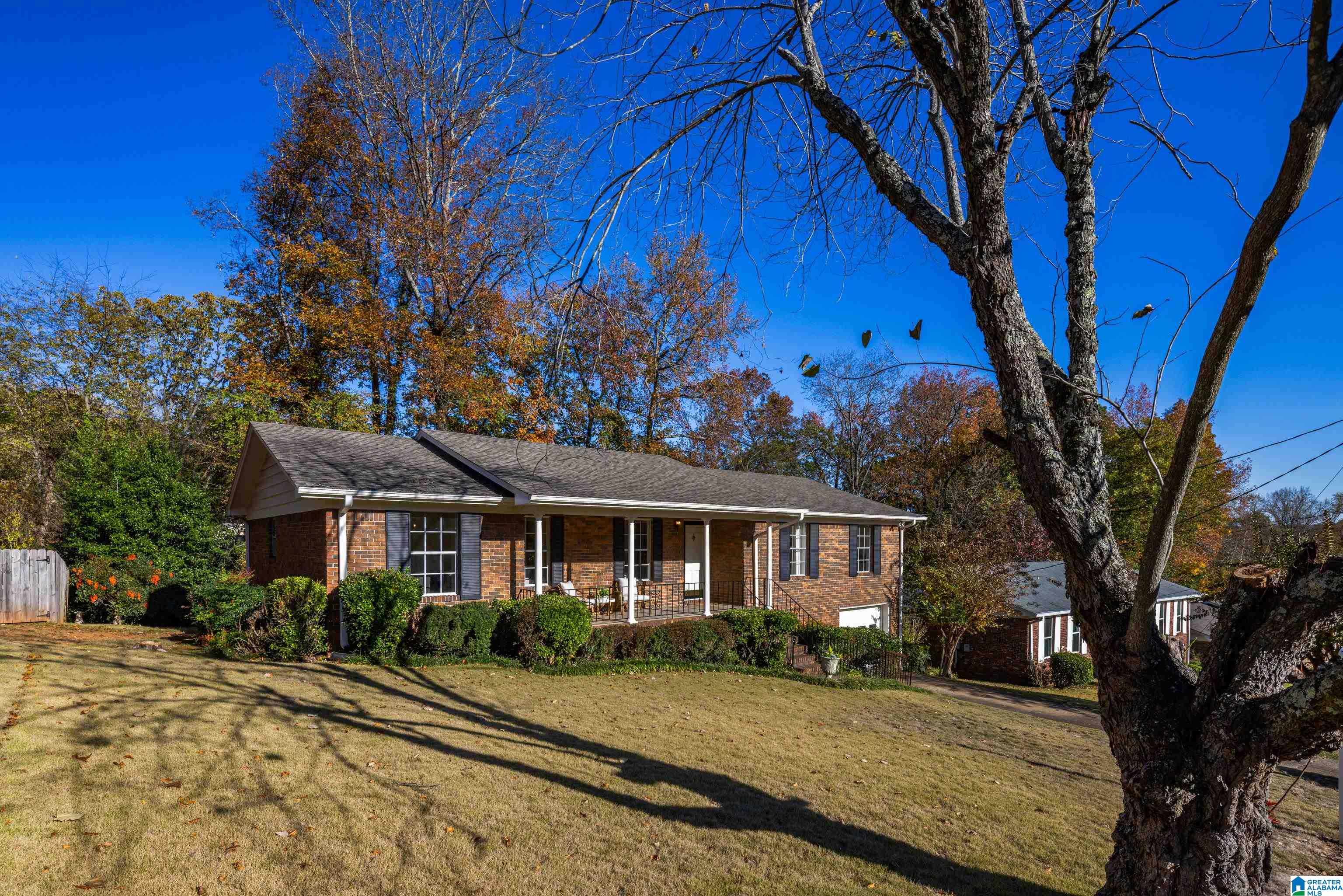 1325 Sumar Road Birmingham, AL 35213 - Photo 4 of 46