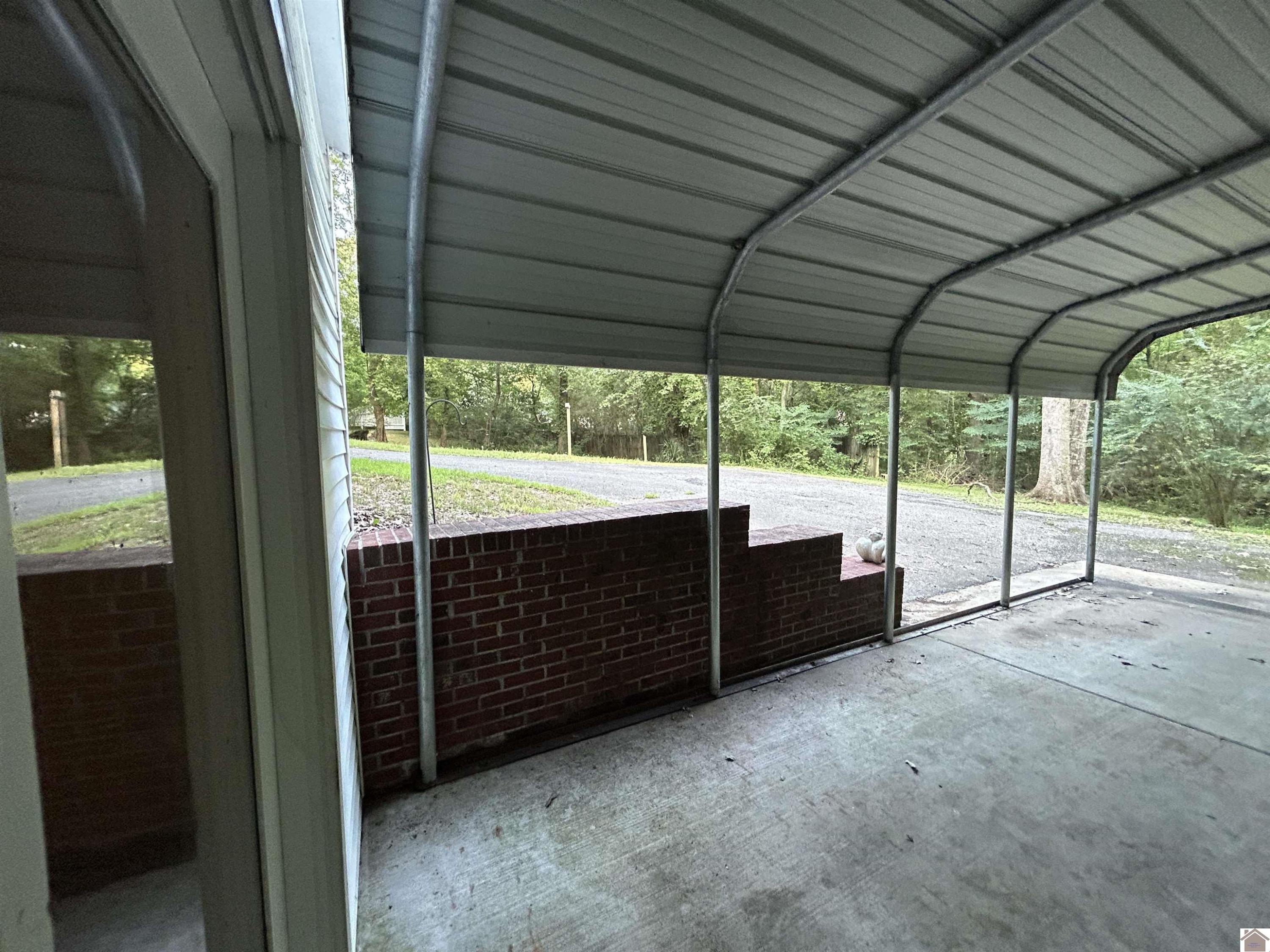 5917 Old Mayfield Road Paducah, KY 42003 - Photo 12 of 35 CARPORT