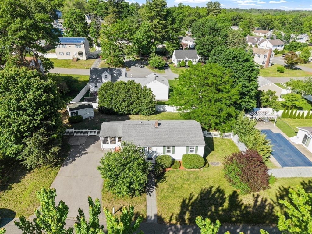 27 Sunset Road Dracut, MA 01826 - Photo 4 of 29