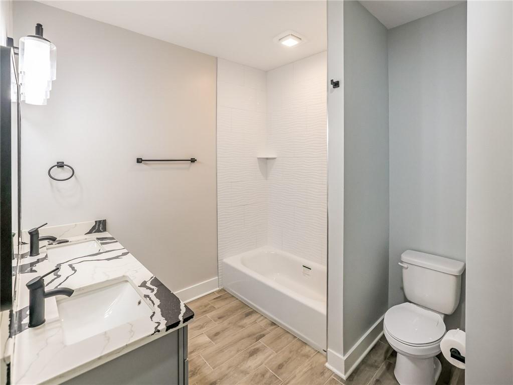 622 Windom Street Pittsburgh, PA 15203 - Photo 13 of 26 3rd floor full bathroom for bedrooms 2 & 3.