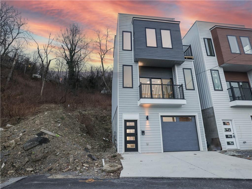 622 Windom Street Pittsburgh, PA 15203 - Photo 23 of 26 2 car tandem garage.