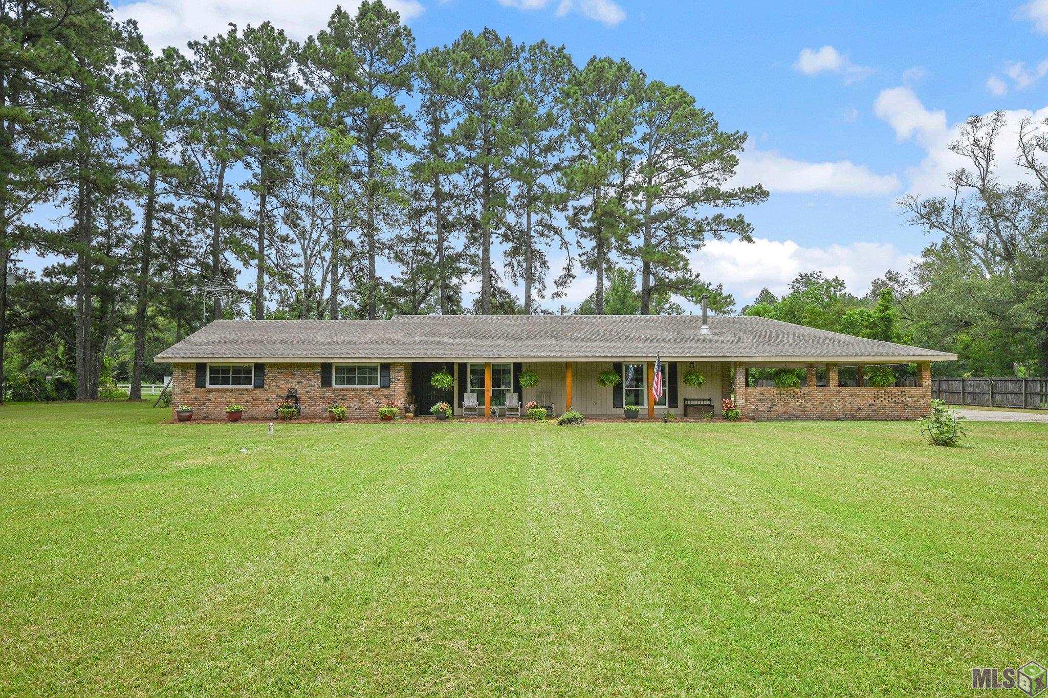 7858 Pettit Road Baker, LA 70714 - Photo 2 of 38