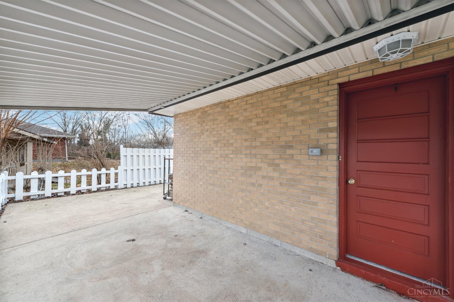 8318 Hendrickson Road Middletown, OH 45044 - Photo 36 of 41