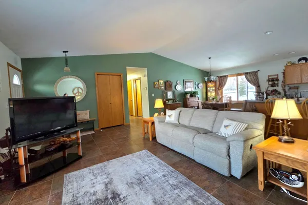 $250,000 | 601 4th Street Northwest, Twin Valley, MN 56584