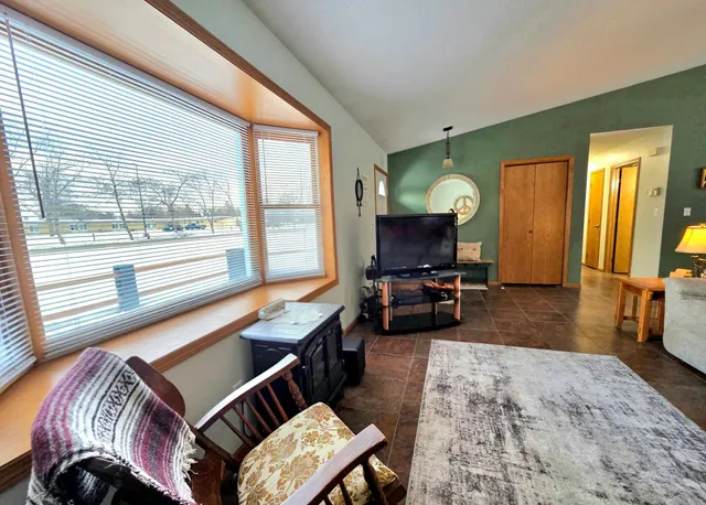 $250,000 | 601 4th Street Northwest, Twin Valley, MN 56584