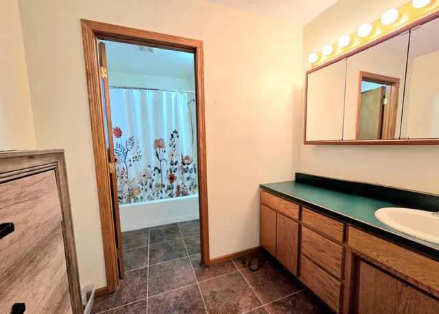 $250,000 | 601 4th Street Northwest, Twin Valley, MN 56584