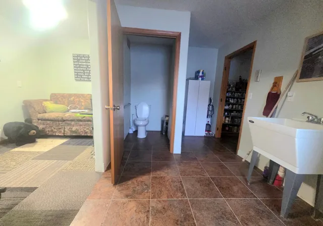 $250,000 | 601 4th Street Northwest, Twin Valley, MN 56584