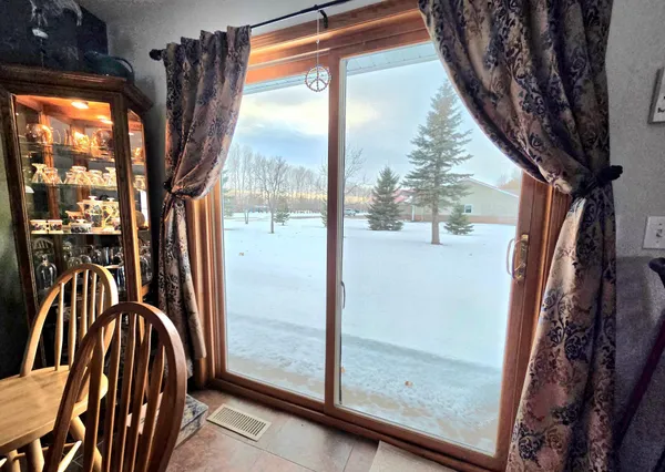 $250,000 | 601 4th Street Northwest, Twin Valley, MN 56584