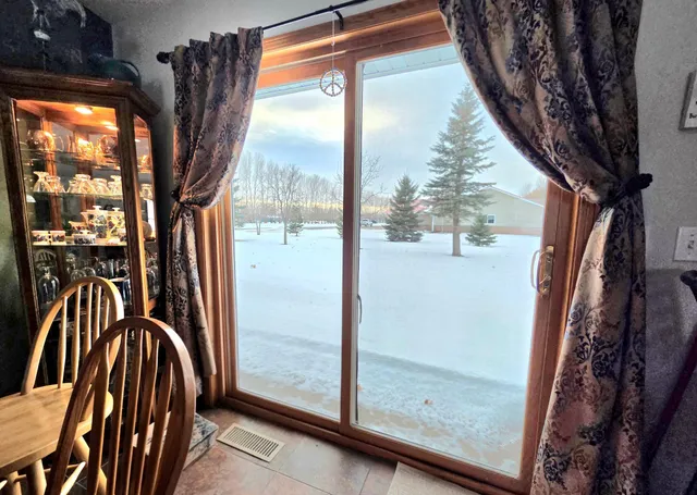 $250,000 | 601 4th Street Northwest, Twin Valley, MN 56584