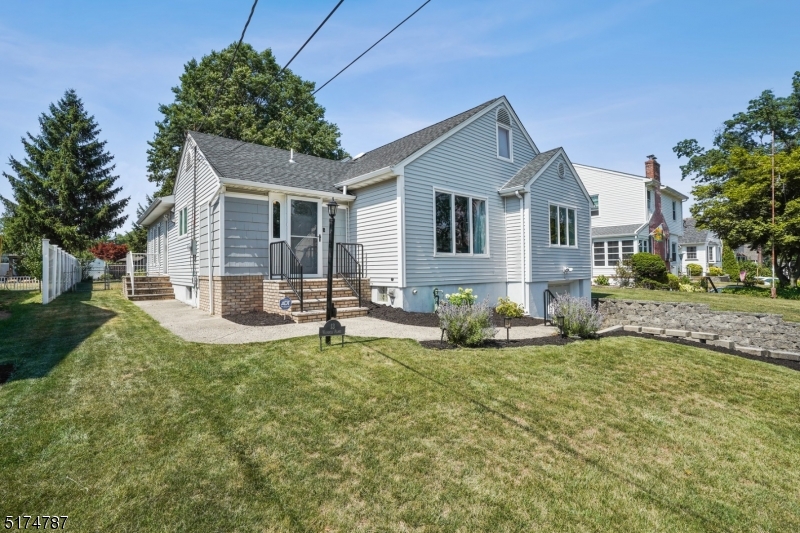 13 Wendell Place, Clark, NJ 07066 Compass