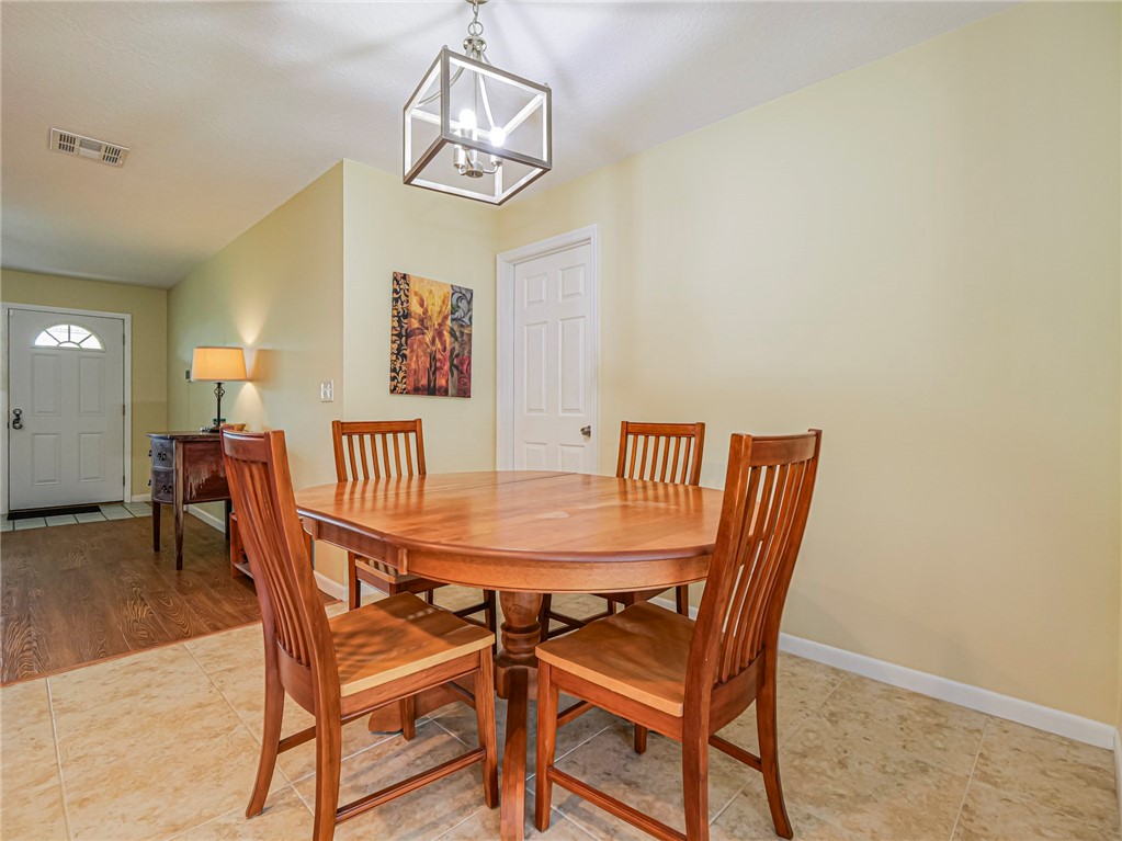 573 Autumn Terrace Sebastian, FL 32958 - Photo 14 of 36