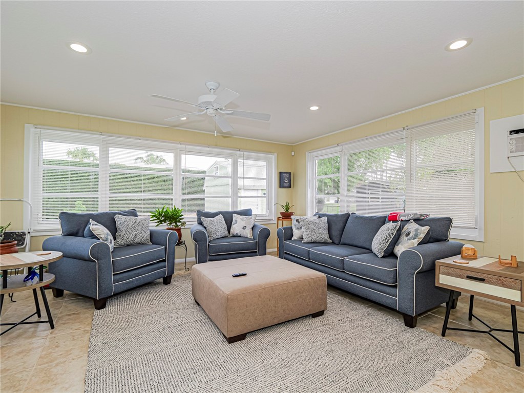 573 Autumn Terrace Sebastian, FL 32958 - Photo 17 of 36