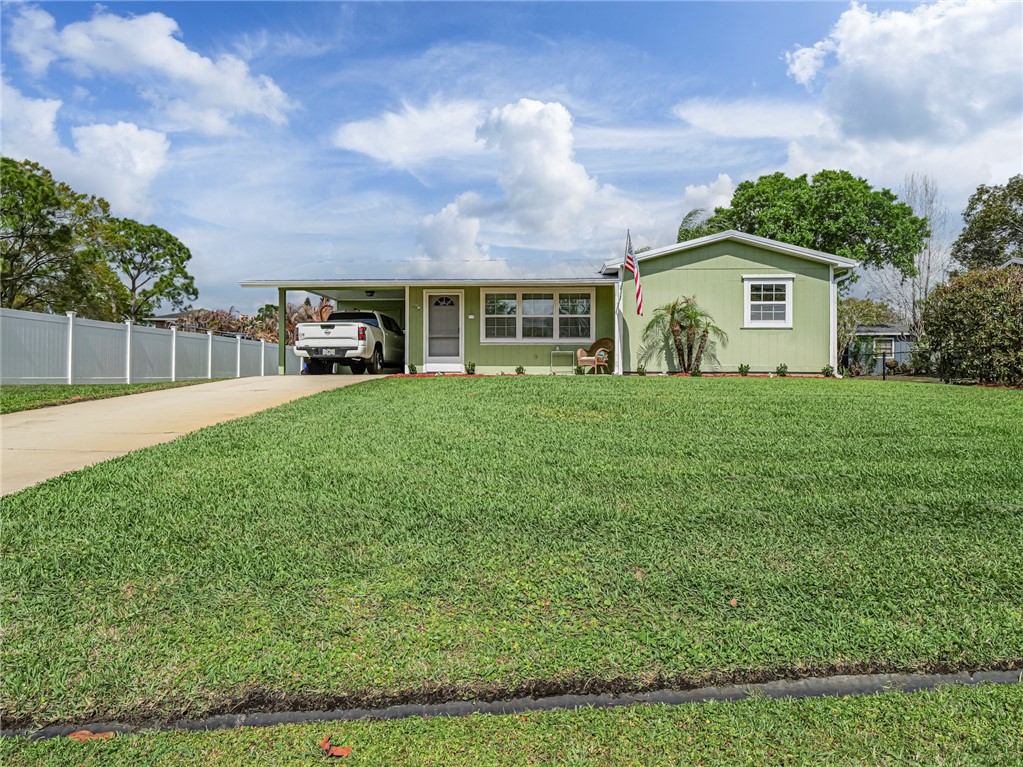 573 Autumn Terrace Sebastian, FL 32958 - Photo 2 of 36