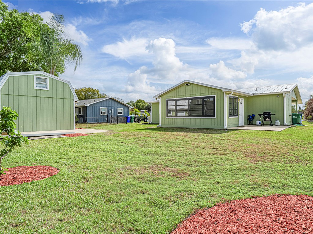 573 Autumn Terrace Sebastian, FL 32958 - Photo 33 of 36