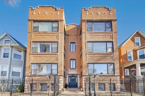 $465,000 | 2537 North Hamlin Avenue, Unit 1S, Chicago, IL 60647