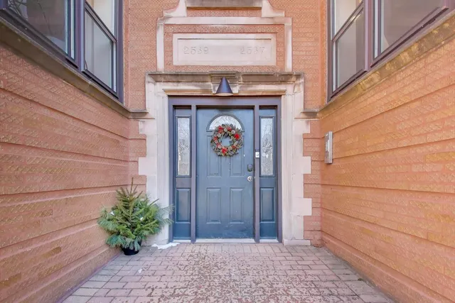 $465,000 | 2537 North Hamlin Avenue, Unit 1S, Chicago, IL 60647