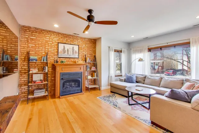 $465,000 | 2537 North Hamlin Avenue, Unit 1S, Chicago, IL 60647