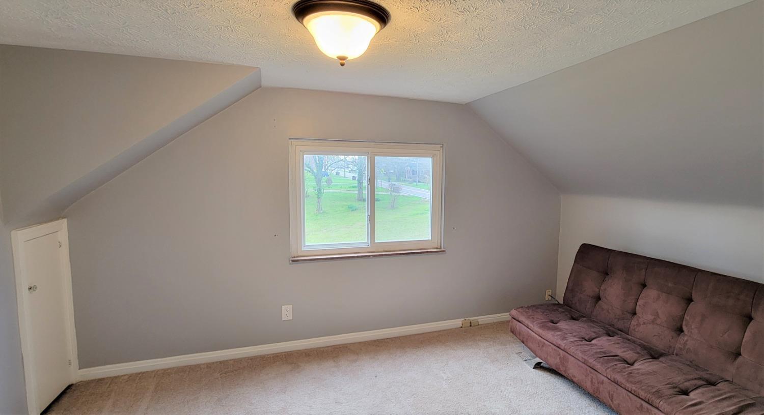 3712 Hubble Road Cincinnati, OH 45247 - Photo 17 of 32 Gallery Image 17